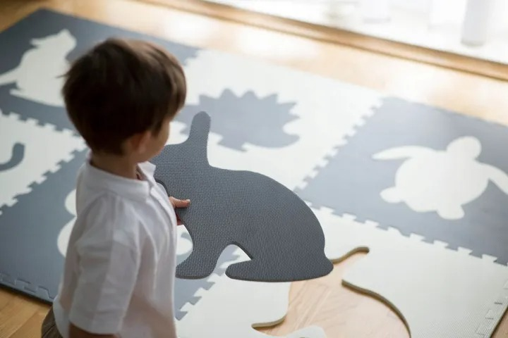 Mata piankowa dla dzieci RICOKIDS puzzle zwierzątka 6 szt białe i szare (5908220470748) - obraz 8
