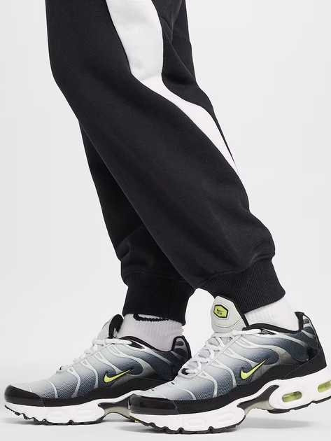 Spodnie dresowe chłopięce joggery Nike K Nike Air Flc Jogger -Pd HF8811-010 122-128 XS Czarne (197859942671) - obraz 4