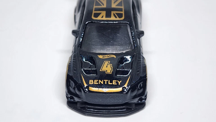 Машинка Базова Hot Wheels 2018 Bentley Continental GT3 Race Day 1:64 JBB30 Black - зображення 5