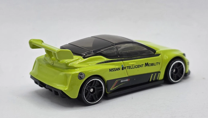 Машинка Базова Hot Wheels Nissan Leaf NISMO RC 02 Treasure Hunts