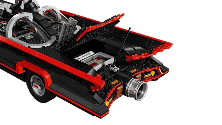 Zestaw klocków LEGO Super Heroes Batman The Classic TV Series Batmobile 1822 elementy (76328) - obraz 5
