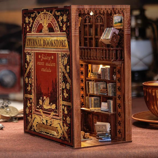 Інтер’єрний румбокс Book Nook — мініатюрний книжковий куточок, DIY набір для збирання - Фото 1 Інтер’єрний румбокс Book Nook — мініатюрний книжковий куточок, DIY набір для збирання - зображення 1