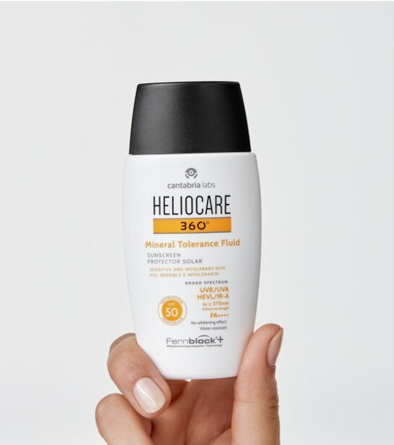 Набір Heliocare 360º Photoprotection Сонцезахисний флюїд SPF 50 50 мл + Очищувальний засіб 7 мл + Флюїд 5 мл + Сироватка 3 мл (8436574364323) - зображення 2