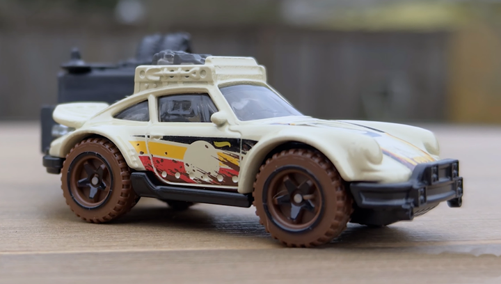 Машинка Базова Hot Wheels Porsche 911 Off-Roader з Причіпом Track