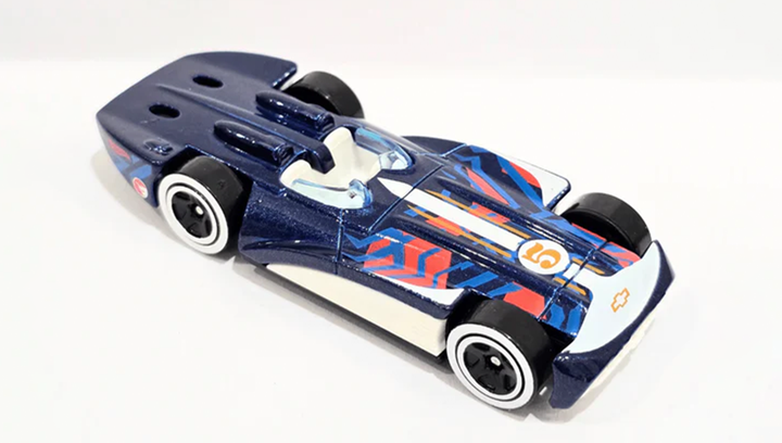 Машинка Базовая Hot Wheels Chevroletor Treasure Hunts Track Aces 1