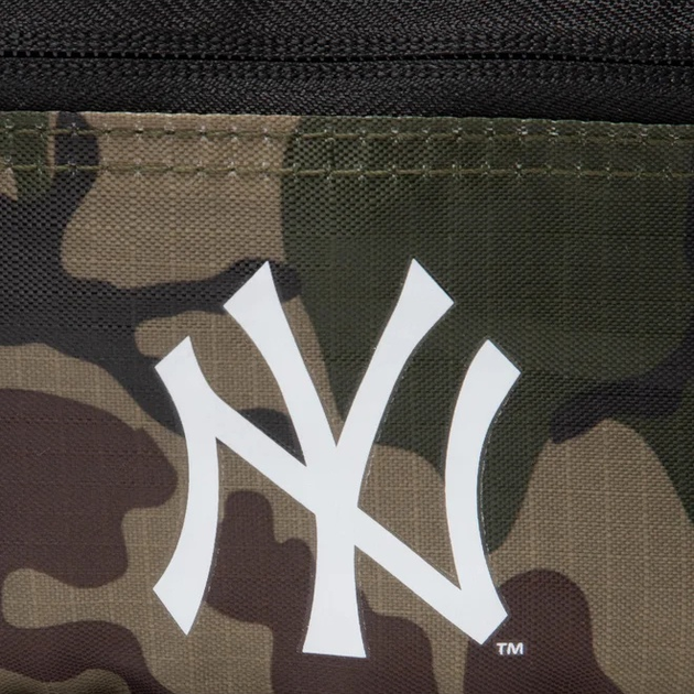 Сумка на пояс бананка тканинна New Era Mlb Mini Waist Bag Neyyan Wdc 60137352 Камуфляжна (0195489631682) - зображення 6