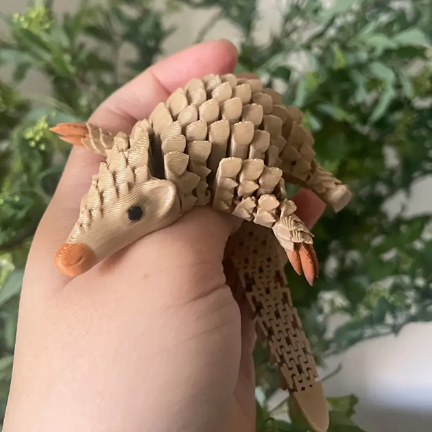 Игрушка антистресс 3D-печатный Панголин, подвижный, декоративная фигурка из PLA, 15 см Бежевый - Фото 2 Игрушка антистресс 3D-печатный Панголин, подвижный, декоративная фигурка из PLA, 15 см Бежевый - изображение 2