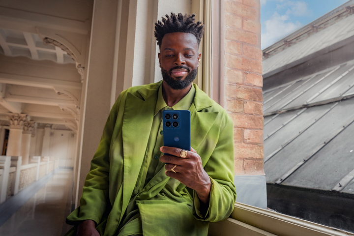 Мобільний телефон Motorola Edge 60 5G 12/256GB Blue (PB7H0002SE) - зображення 19