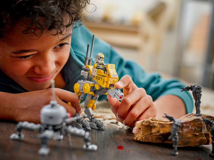 Zestaw klocków LEGO Star Wars Zestaw bitewny żołnierze-klony z 327 korpusu galaktycznego 258 elementów (75431) - obraz 7