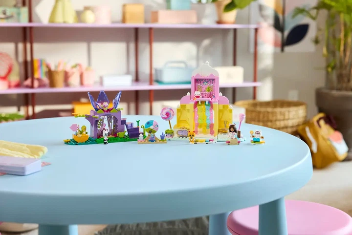 Конструктор LEGO Gabby's Dollhouse Гора солодощів і сад Кітті 263 деталі (11205) - Фото 12 Конструктор LEGO Gabby's Dollhouse Гора солодощів і сад Кітті 263 деталі (11205) - зображення 12
