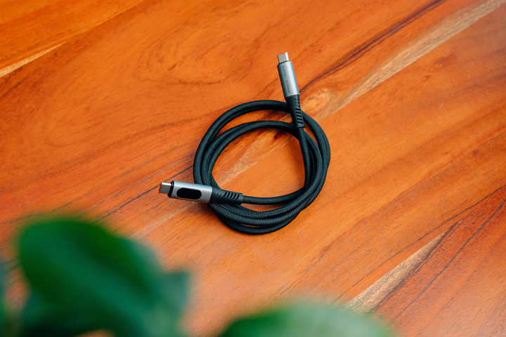 Kabel zasilający i synchronizujący Verbatim z wyświetlaczem 240 W, USB-C do USB-C, 120 cm, czarny (23942318491) - obraz 7