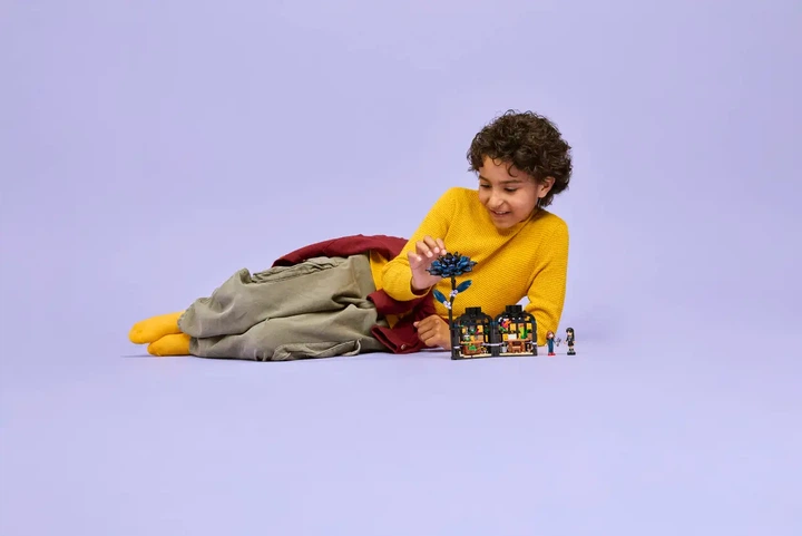 Конструктор LEGO Wednesday Цветок черной георгины 358 деталей