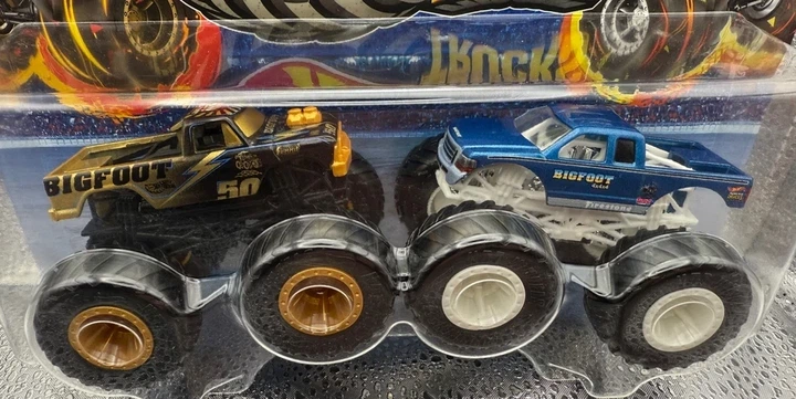 Набір 2 монстр-траки Hot Wheels Bigfoot 50th vs Bigfoot (FYJ64.JCC69) - зображення 4