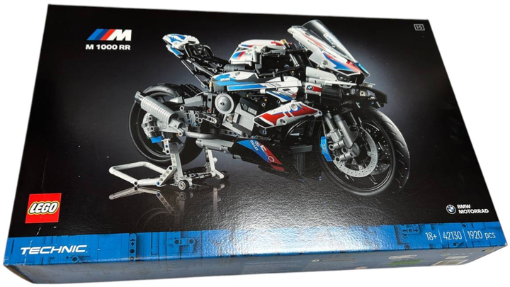 Zestaw klockow LEGO Technic BMW M 1000 RR 1920 elementow (42130) (955555911091583) - Outlet - obraz 2