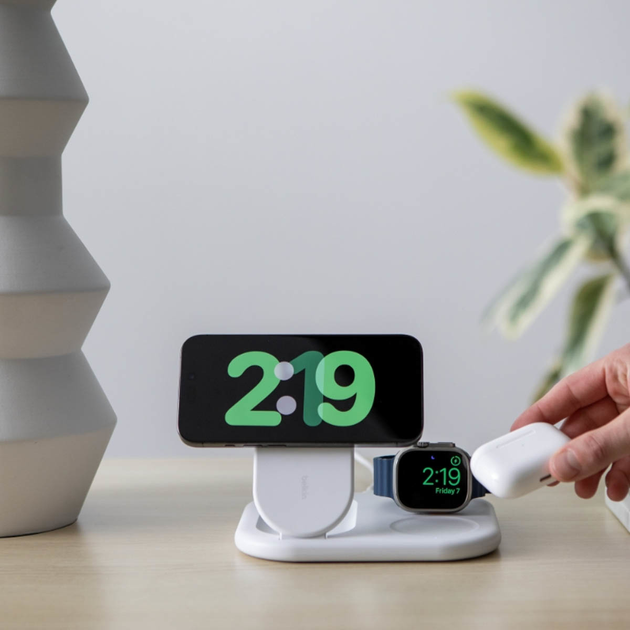 Ładowarka bezprzewodowa Belkin BoostCharge Magnetic 3w1 Qi2 15W White (WIZ029VFWH) - obraz 11
