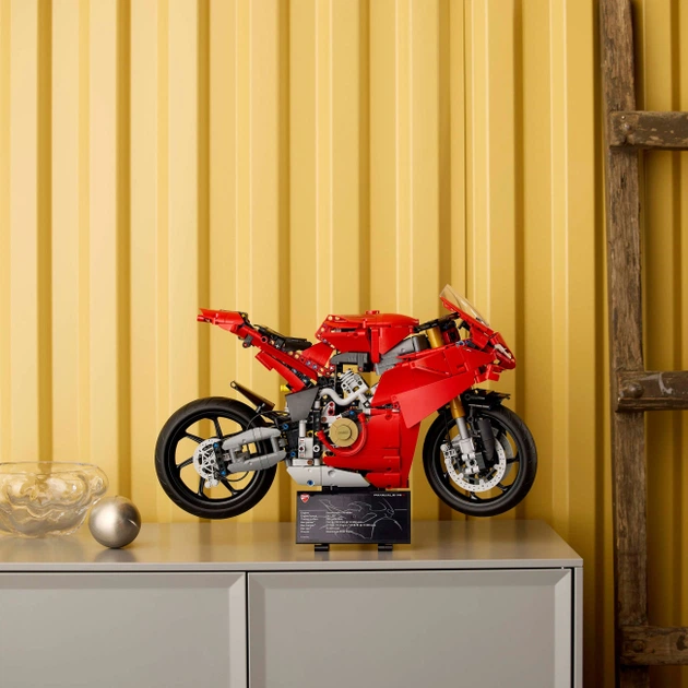 Конструктор Lego Technic Мотоцикл Ducati Panigale V4 S (42202) - Фото 7 Конструктор Lego Technic Мотоцикл Ducati Panigale V4 S (42202) - изображение 7