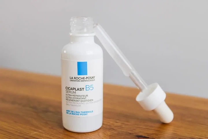 Восстанавливающая сыворотка La Roche-Posay Cicaplast B5 Serum с пантенолом 30 ml - Фото 3 Восстанавливающая сыворотка La Roche-Posay Cicaplast B5 Serum с пантенолом 30 ml - изображение 3