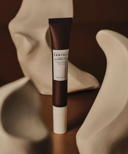Антивозрастной крем под глаза с бакучиолом SKIN1004 - Madagascar Centella Probio-Cica Bakuchiol Eye Cream 20ml. - изображение 2