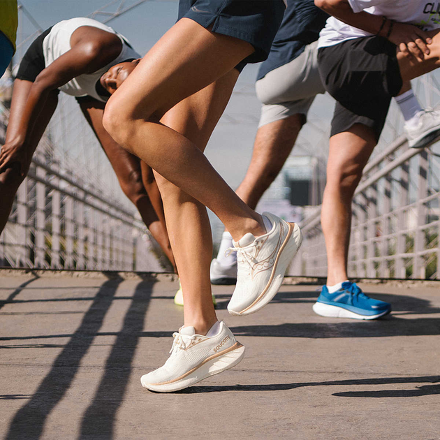 Жіночі кросівки для бігу Saucony Ride 18 S11000-100 42 Чорні (195020777848) - зображення 7