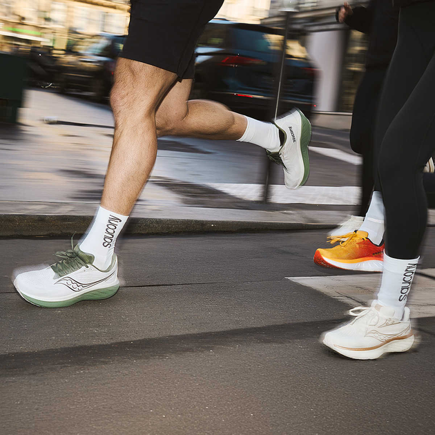 Buty do biegania męskie Saucony Ride 18 S21000-100 45 Czarne (195020794975) - obraz 7