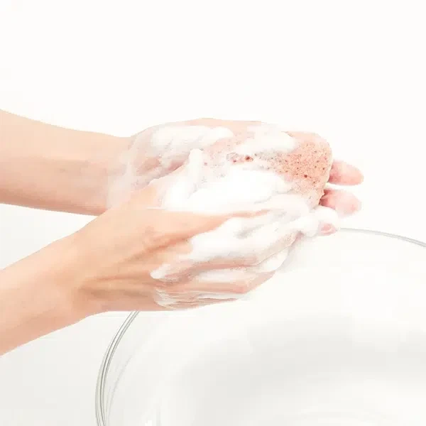 Bamboo Charcoal Konjac Sponge Спонж конняку з деревним вугіллям Purito seoul 7g - зображення 3