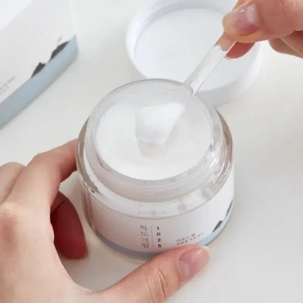 1025 Dokdo Cream Зволожуючий крем з морською водою для сухого типу шкіри Round lab 80ml - изображение 2