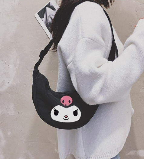 Сумка багет через плече жіноча підліткова крос-боді Куромі, (Kuromi ), hello kitty, Санріо Кітті, Мелоді аніме та k-pop чорний (AN)34189 - Фото 2 Сумка багет через плече жіноча підліткова крос-боді Куромі, (Kuromi ), hello kitty, Санріо Кітті, Мелоді аніме та k-pop чорний (AN)34189 - зображення 2