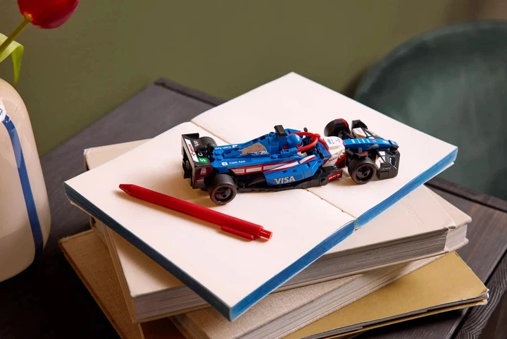 Конструктор LEGO Speed Champions Автомобіль для перегонів F1 Visa Cash RB VCARB 01 248 деталей (77246) - зображення 8