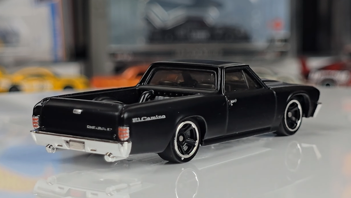 Машинка Базовая Hot Wheels Chevy El Camino 1967 Fast & Furious Screen Time 1:64 HYY83 Black - изображение 3