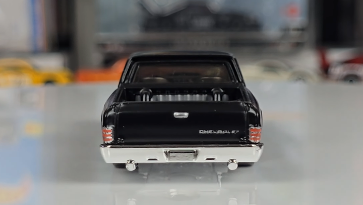 Машинка Базовая Hot Wheels Chevy El Camino 1967 Fast & Furious Screen Time 1:64 HYY83 Black - изображение 6