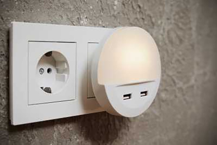 Nocna lampka LEDVANCE LUNETTA USB 3000K (4058075266902) - obraz 3