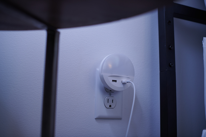 Nocna lampka LEDVANCE LUNETTA USB 3000K (4058075266902) - obraz 10