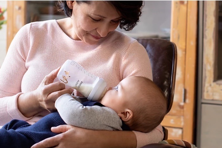 Пляшечка для годування Philips AVENT Natural Response  260 мл 1м+ Жирафа SCY903/66 (8710103989691) - зображення 10