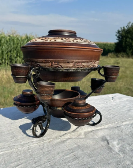 Підставка для підігріву м'яса садж Глінка Ангоб з 3 соусницями та 6 чарками об'єм 5 л діаметр 29 см - Фото 2 Підставка для підігріву м'яса садж Глінка Ангоб з 3 соусницями та 6 чарками об'єм 5 л діаметр 29 см - зображення 2