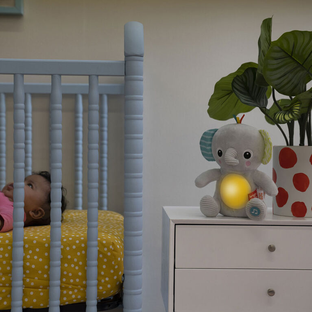  Інтерактивна іграшка для обіймів слоник Bright Starts Hug-a-bye Baby 0m+ (74451124981) - зображення 4