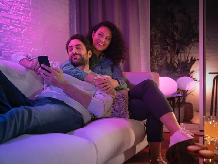 Стартовий набір Philips 3 розумні точкові світильники GU10 + регулятор затемнення Dimmer switch (8720169254503) - зображення 6