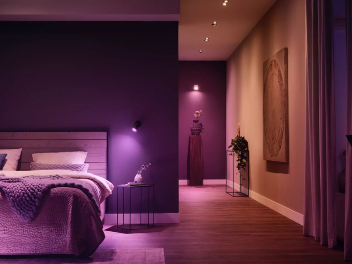 Лампа LED Philips Hue White and color Ambiance Інтелектуальний точковий світильник GU10 3 шт (8720169229877) - зображення 7