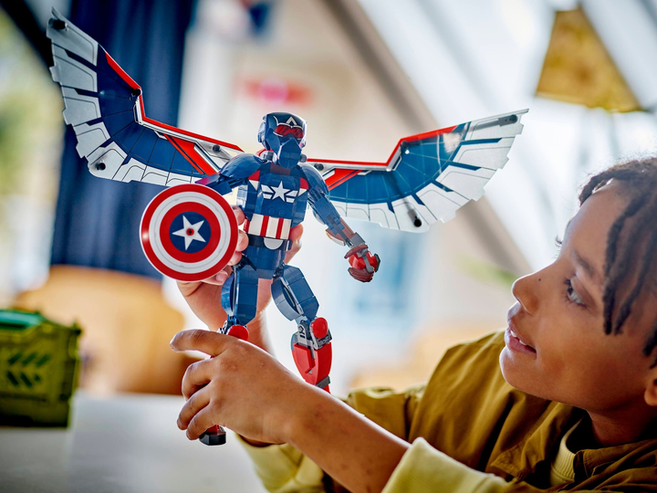 Конструктор LEGO Marvel Фігурка нового Капітана Америки 359 елементів (76296) - зображення 6