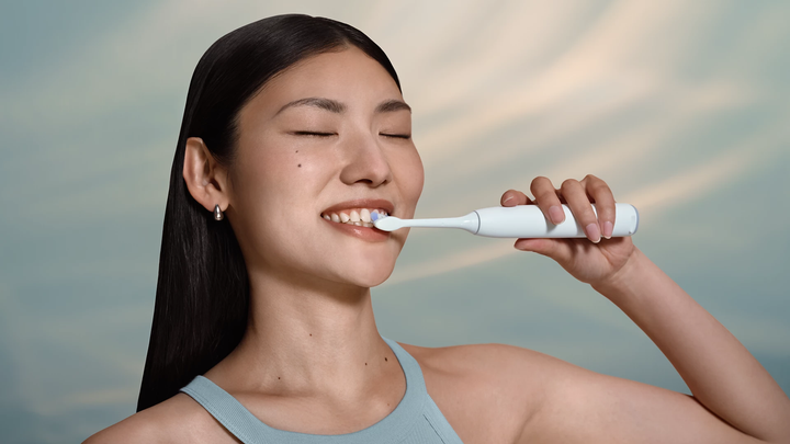 Електрична зубна щітка Philips Series 6100 Sonicare HHX7400/01 - зображення 3