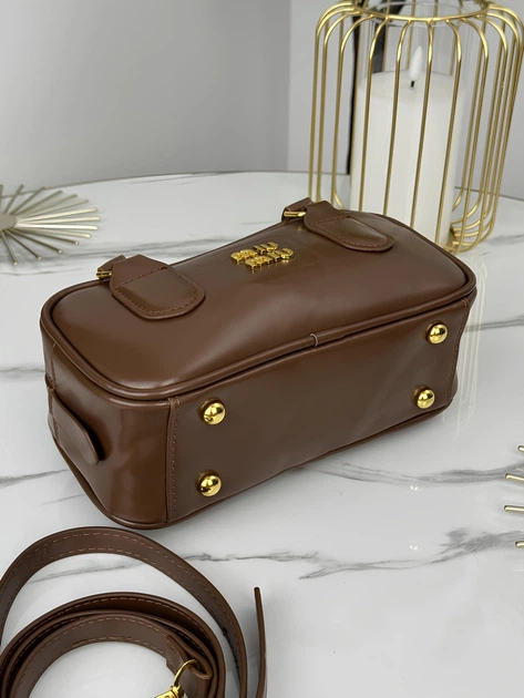 Женская сумка Miu Miu Arcadie Leather Bag коричневый