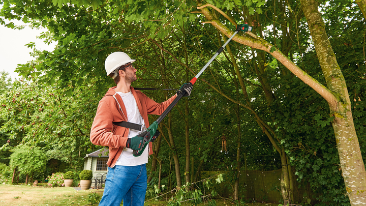 Акумуляторний телескопічний секатор Bosch UniversalChainPole 18 + мастило для бензопил 60 мл + 1 пильний ланцюг 20 см (3165140888110) - зображення 11