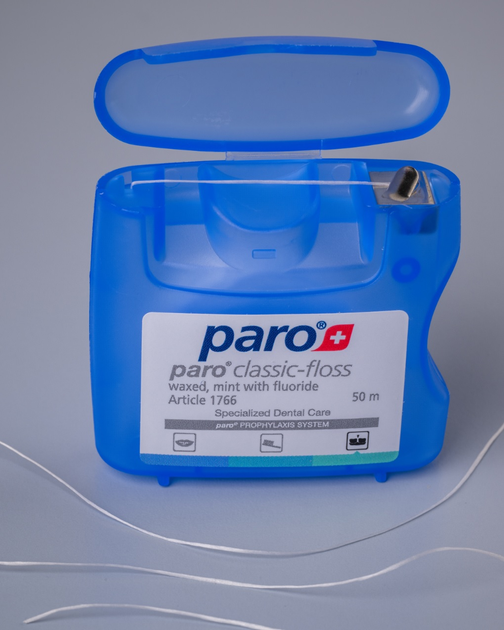 Зубна нитка Paro Swiss Classic-Floss з воском, м'ятою з фтором 50 м (7610458017661) - зображення 3