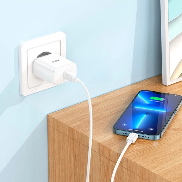 Мережевий зарядний пристрій з кабелем Hoco C104A Stage single port PD20W charger set (C to iP) (EU) White (6931474782908) - Фото 7 Мережевий зарядний пристрій з кабелем Hoco C104A Stage single port PD20W charger set (C to iP) (EU) White (6931474782908) - зображення 7