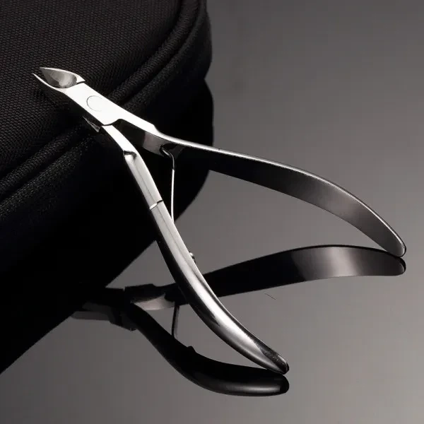 Щипцы маникюрные Victorinox 8.2040.10 - Фото 4 Щипцы маникюрные Victorinox 8.2040.10 - изображение 4