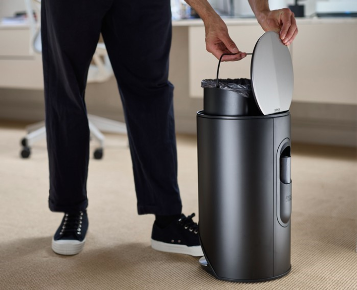 Kosz na śmieci Joseph Joseph Carbon Black Arc 10 l (5028420012675) - obraz 13
