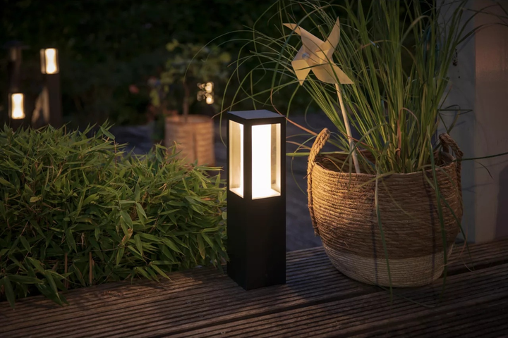 Вуличний розумний світильник Philips Hue Impress White and Color Ambiance 8 Вт EU (1743130P7) - зображення 10