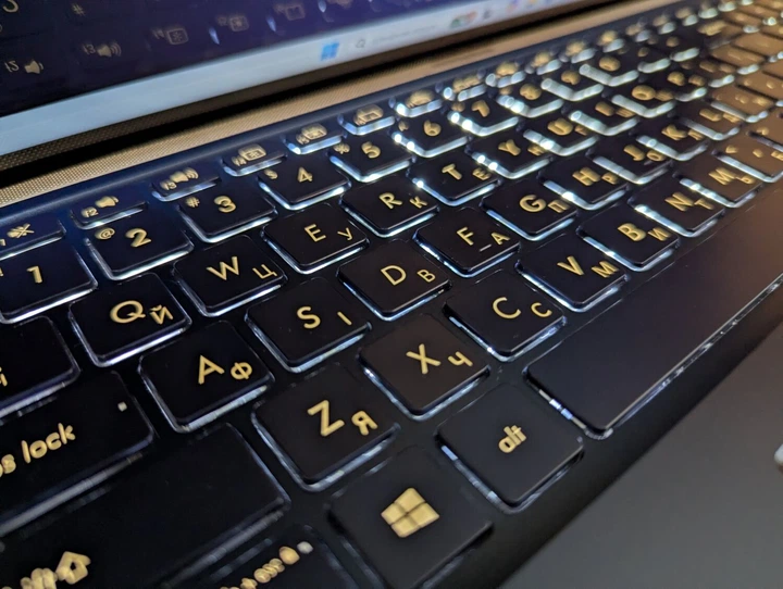 Ігровий ноутбук Asus ZenBook UX534F / 15.6
