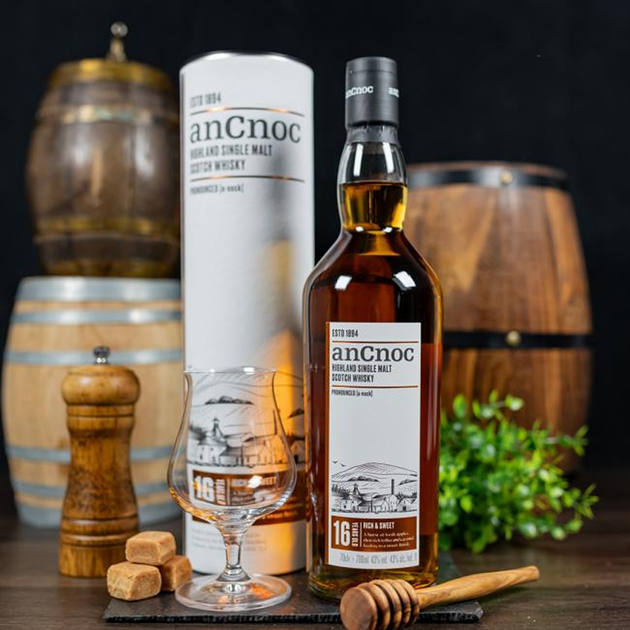 Віскі anCnoc Highland Single Malt 16 y.o. 0.7 л 43% в подарунковій упаковці (5010509883849) - Фото 2 Віскі anCnoc Highland Single Malt 16 y.o. 0.7 л 43% в подарунковій упаковці (5010509883849) - зображення 2