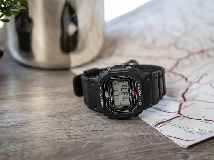 Мужские часы CASIO G-Shock DW-5600UE-1ER – купить онлайн на