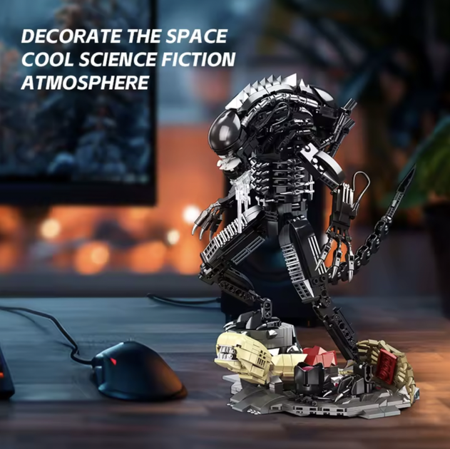 Конструктор JIE STAR Xenomorph Чужий — 882 деталі, на підставці